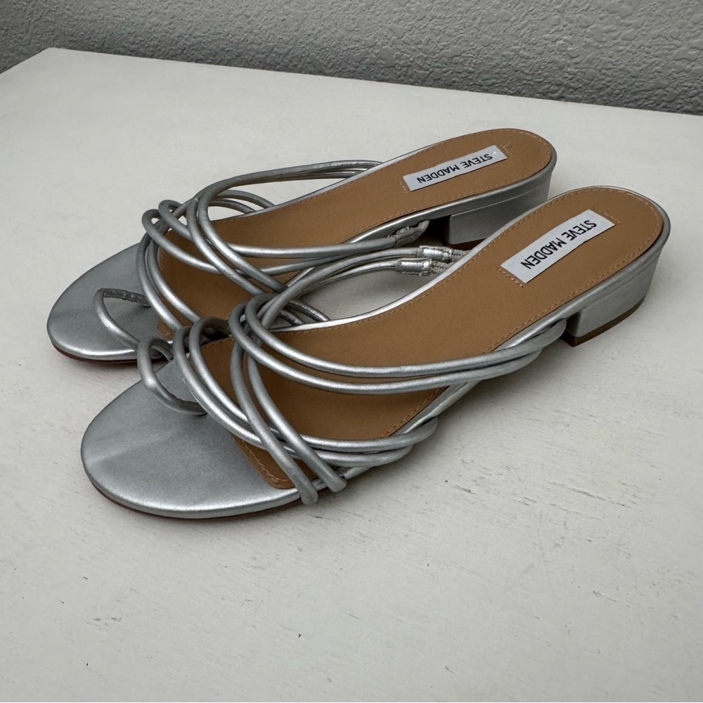 Steve Madden Caylen Strappy Toe‎ Loop Sandals Silver Size 11